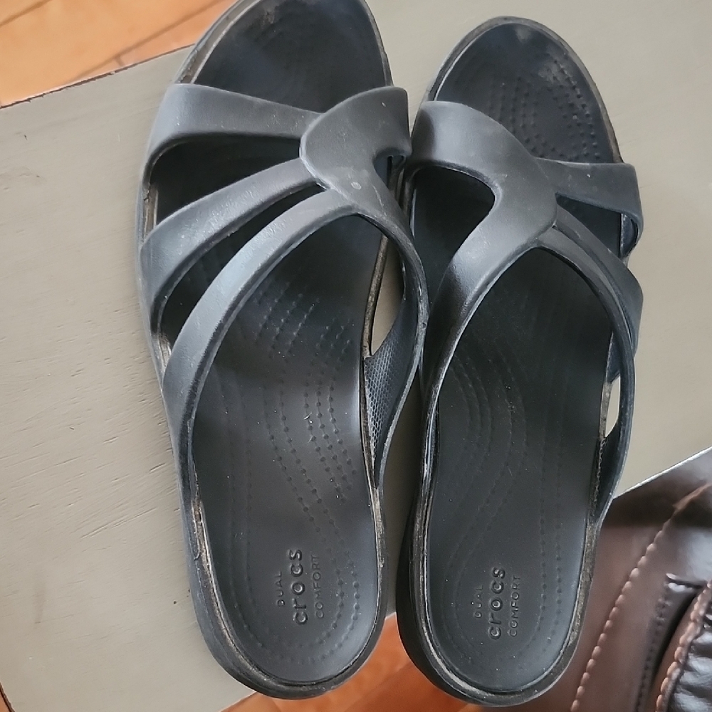 CROCS Black Strappy Slide Sandals